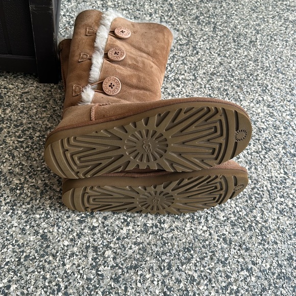 Ugg winter boots - Picture 4 of 7